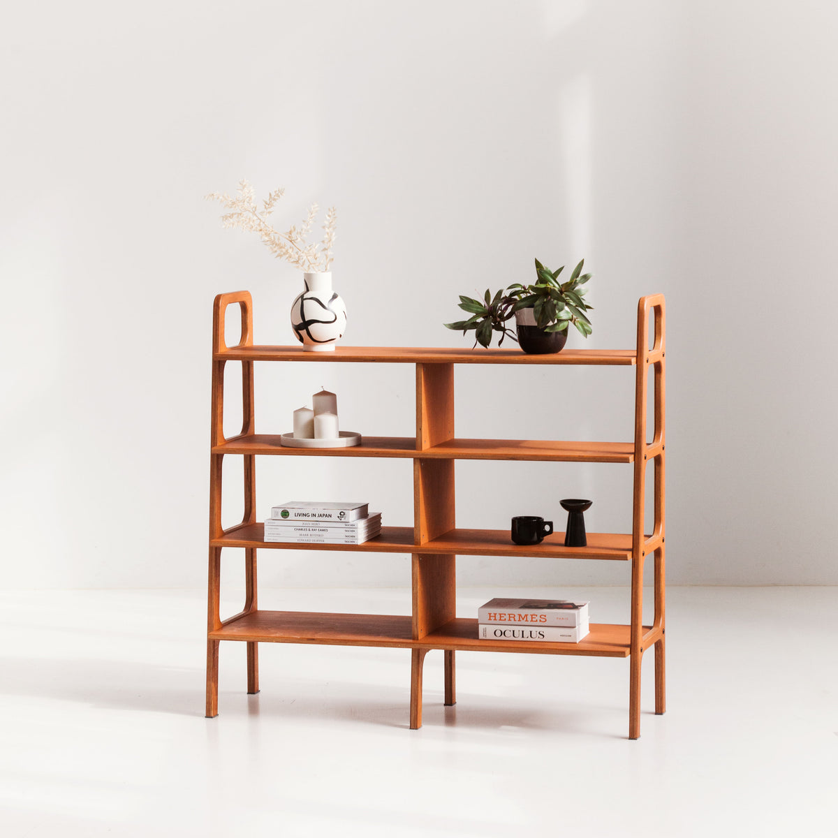 Bookcase Midlite with shelves