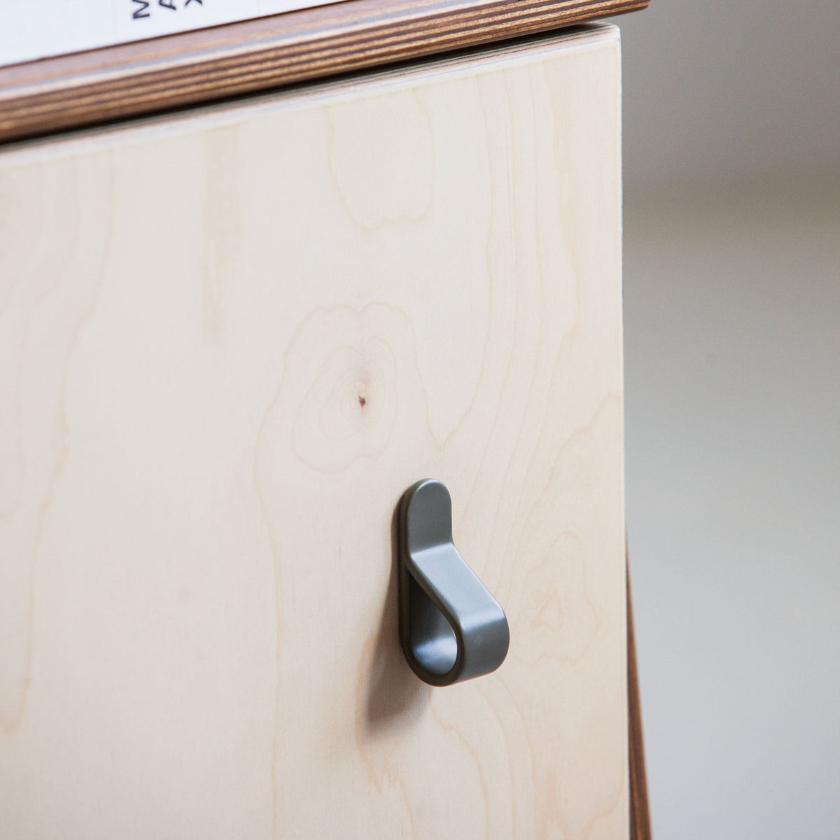 Belt knob grey