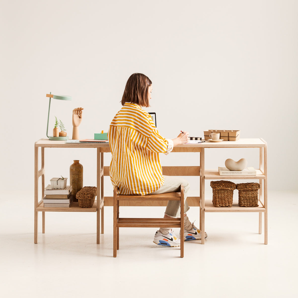 Desk 49 W180 with 3 shelves