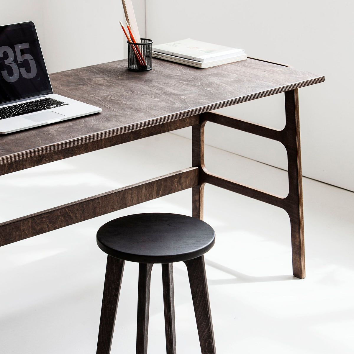 Desk 65 W180