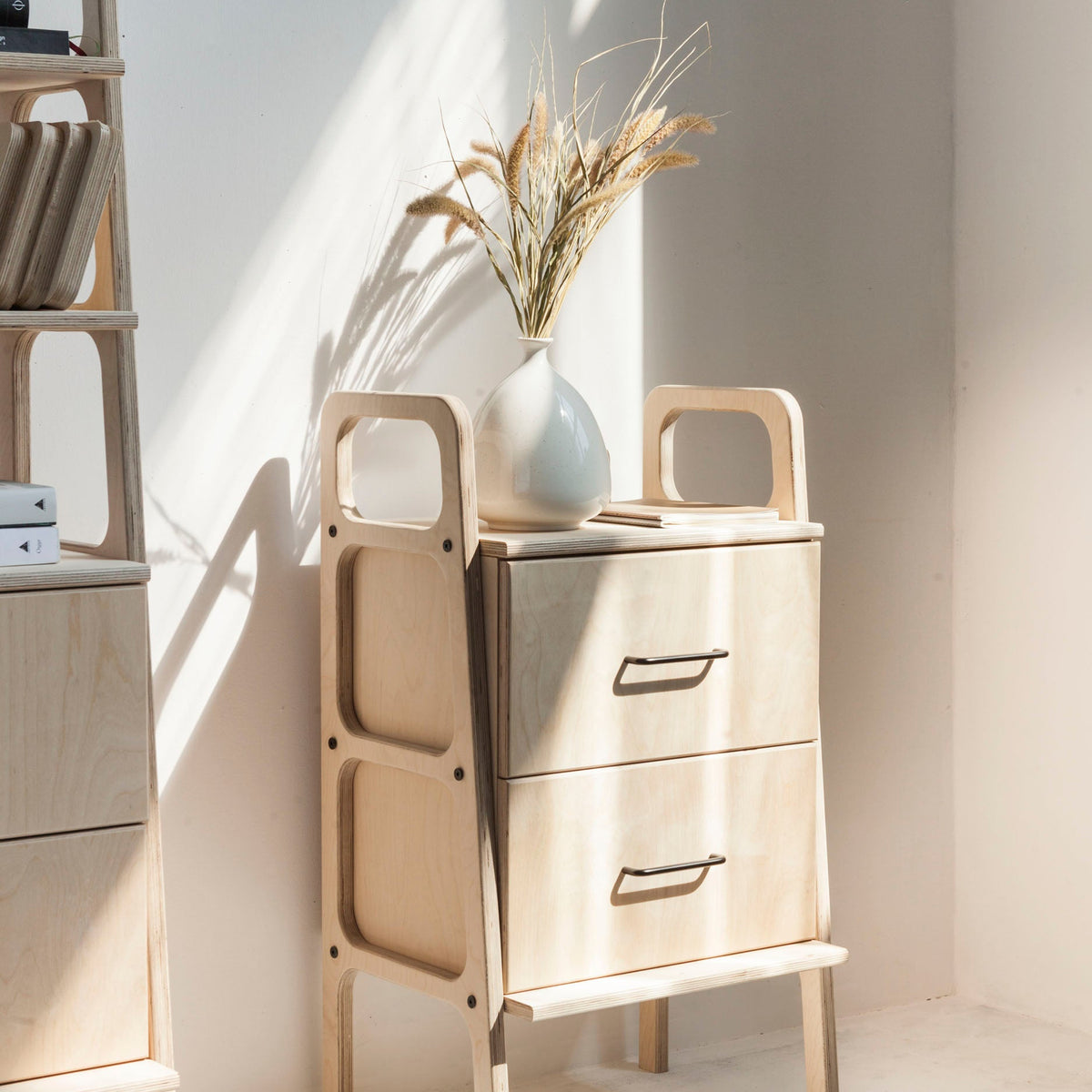 minmalist-vintage-drawers-storage-wooden